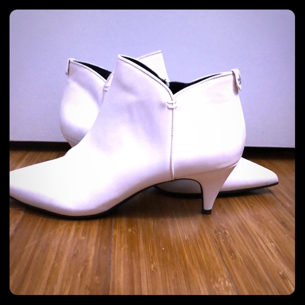 Circus by Sam Edelman White Booties